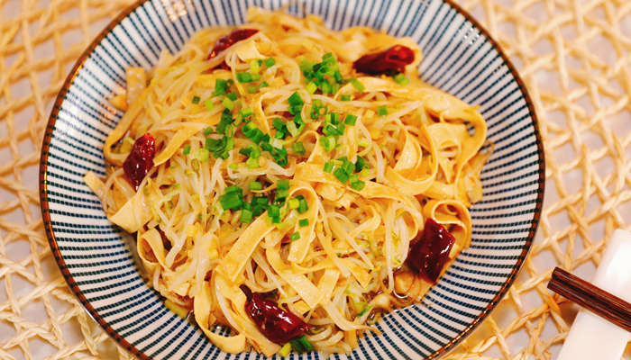 黄豆芽可以和什么一起炒 黄豆芽可以和什么一起炒好吃