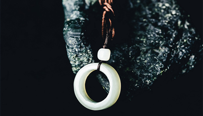 自己如何鉴定玉的真假 自己怎么鉴定玉的真假