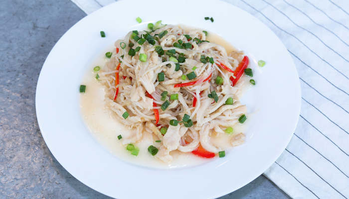 金针菇和什么一起炒好吃 金针菇和什么一起炒好吃呢