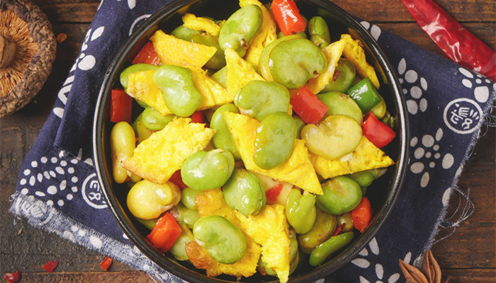 蚕豆和什么一起炒好吃呢 蚕豆搭配什么菜炒好吃