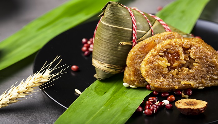 端午节吃粽子的由来 端午节吃粽子的由来简短